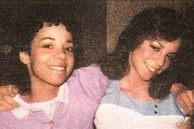 Mariah Carey com a irmã, Allison