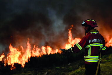 Sernancelhe era um dos incêndios que mais meios mobilizava ontem ao início da noite