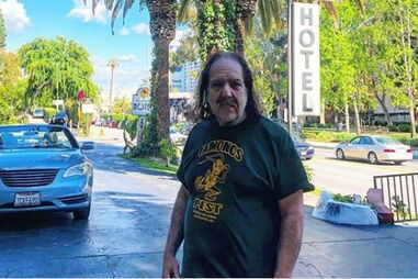 Ator pornográfico acusado de abusar sexualmente de uma adolescente e de outras 12 mulheres