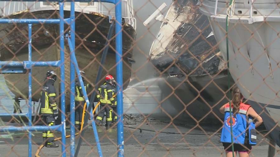 Incêndio consume embarcação em doca seca em Vila Real de Santo António