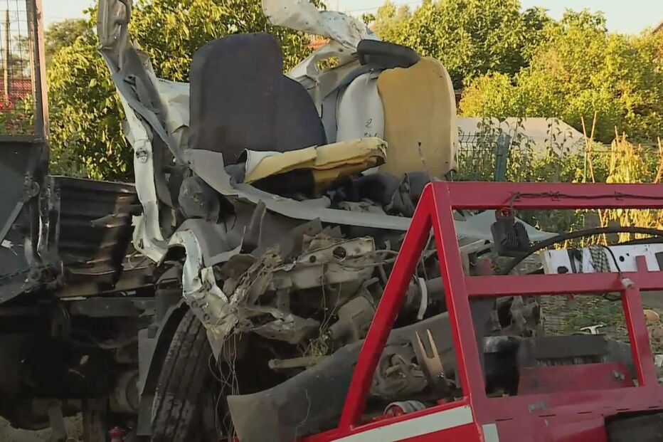 Comboio colide com carro e faz um morto em Leiria