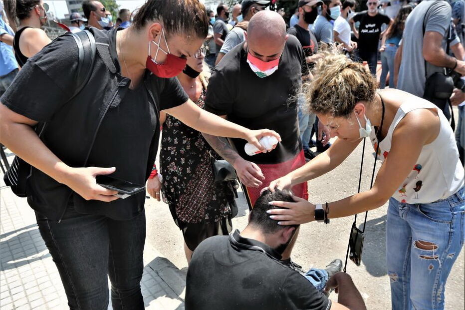 Cortes frequentes de energia levam a confrontos entre manifestantes e polícia no Líbano 