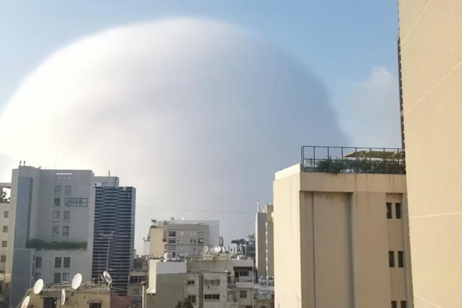 Caos e destruição em Beirute: Imagens mostram momento da explosão e destroços na capital do Líbano	