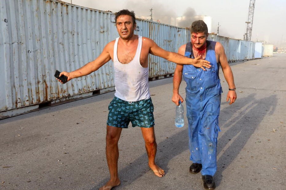 Caos e destruição em Beirute: Imagens mostram momento da explosão e destroços na capital do Líbano	