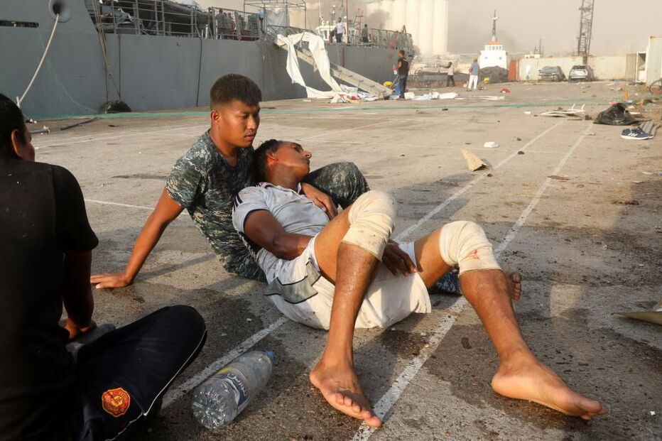 Caos e destruição em Beirute: Imagens mostram momento da explosão e destroços na capital do Líbano	