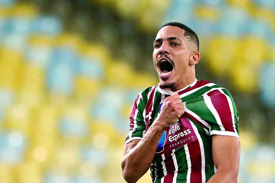 Gilberto tem 27 anos e já defrontou Jorge Jesus no Brasil