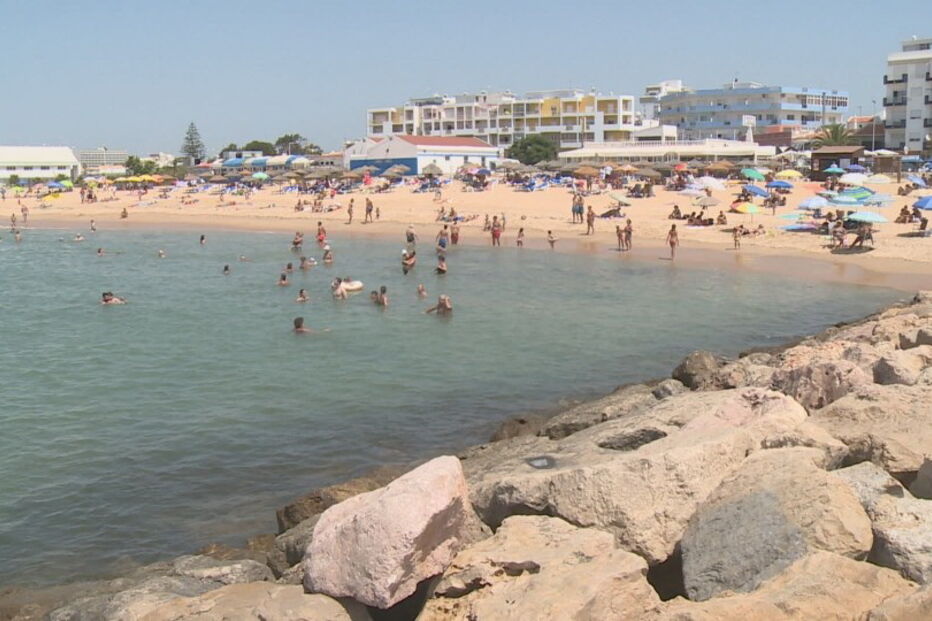 Água quente no Algarve até meados de agosto