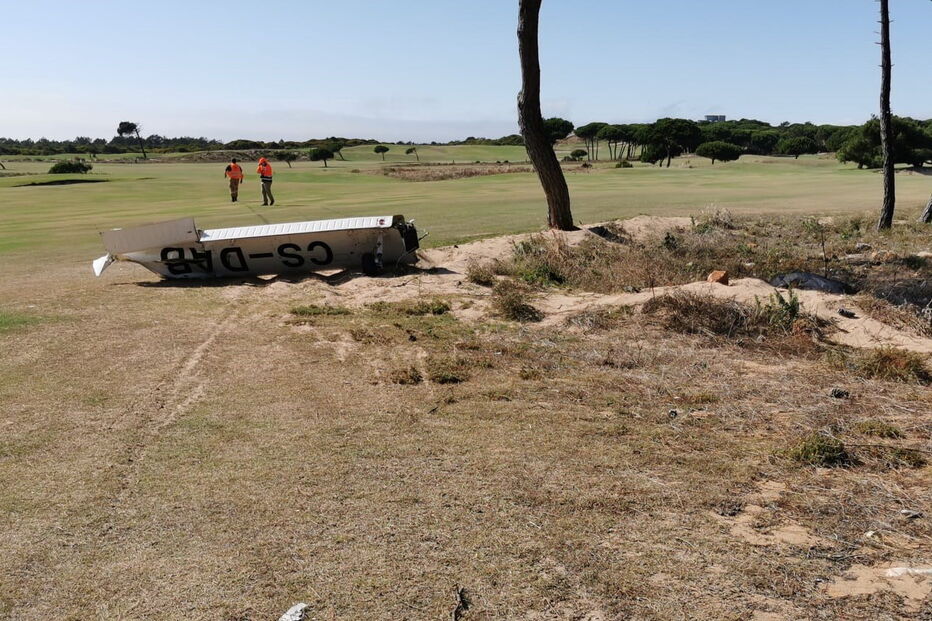 Avioneta aterra de emergência no campo de golfe dos Oitavos em Cascais