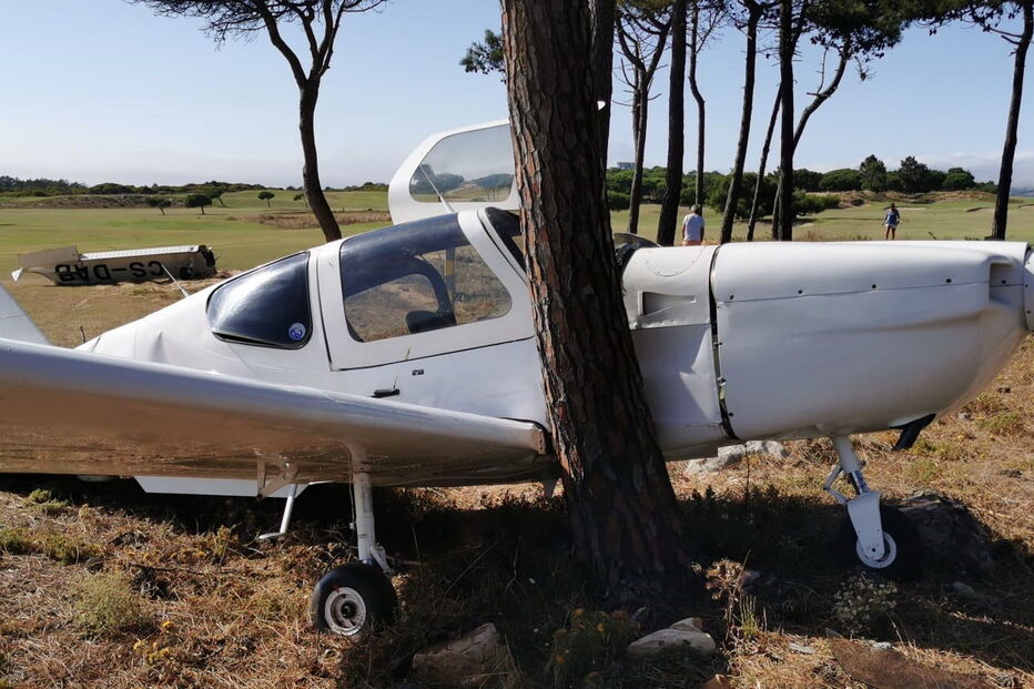 Avioneta aterra de emergência no campo de golfe dos Oitavos em Cascais