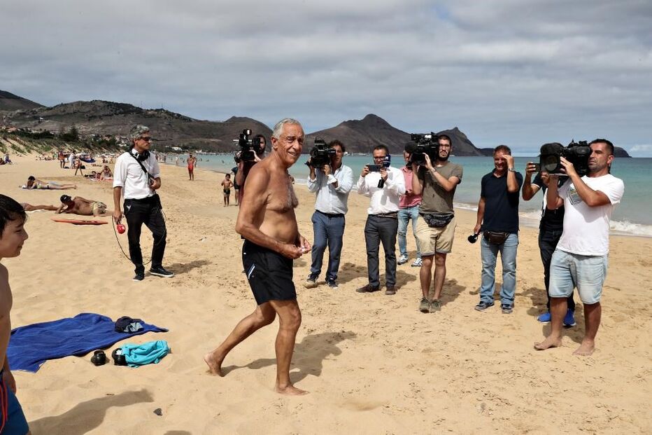 Marcelo Rebelo de Sousa está em Porto Santo,  na Madeira, para usufruir da praia 