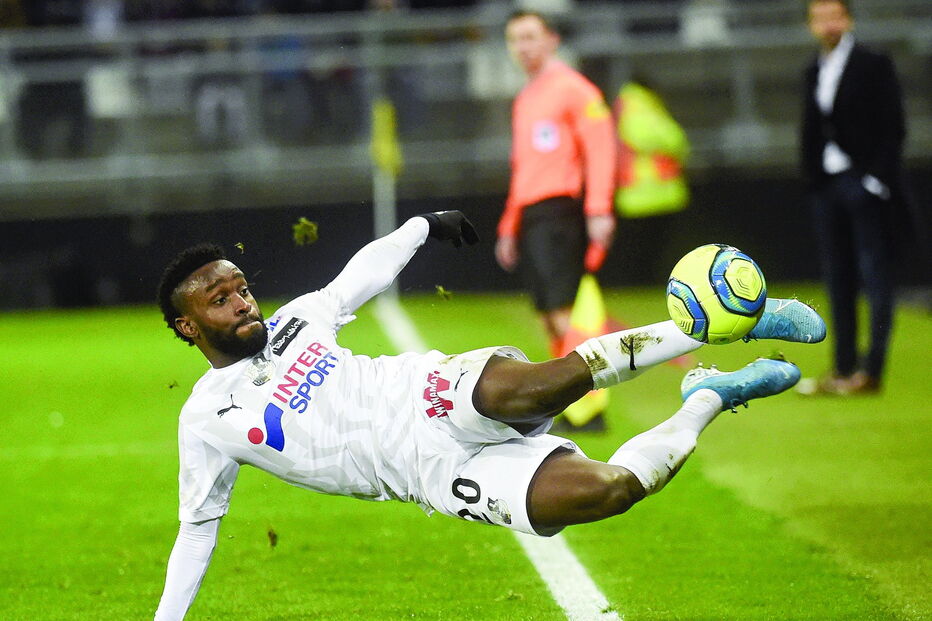 Mendoza já foi convocado por Carlos Queiroz para a seleção da Colômbia