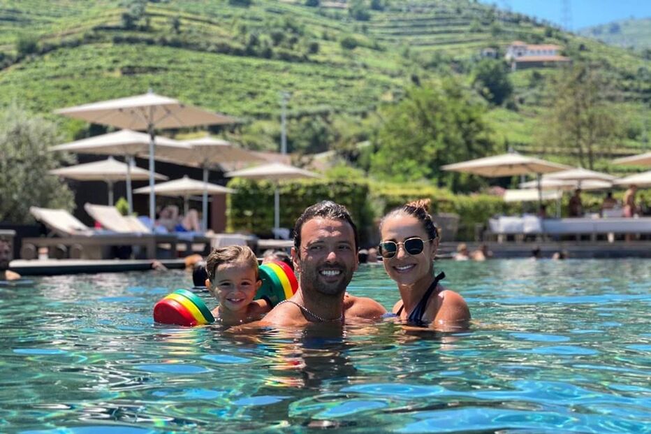 Dânia Neto com o companheiro e o filho