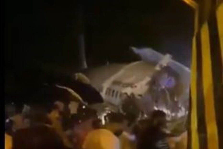 Avião parte-se em dois ao aterrar na Índia no meio de tempestade com 190 passageiros a bordo