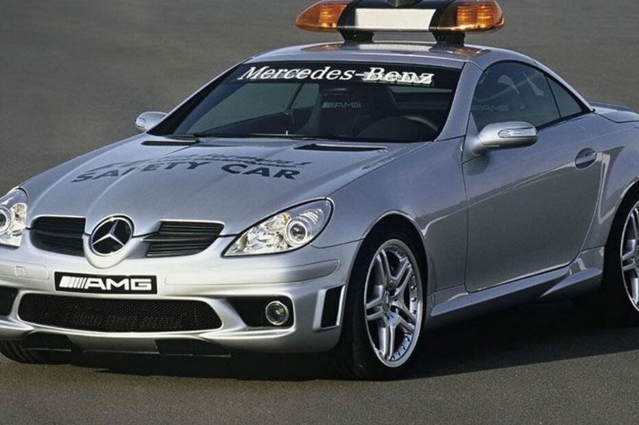 2020-08-07_17_02_14 2004-78969-mb-slk-55-amg-is-official-fia-formula-1-safety-car1.jpg