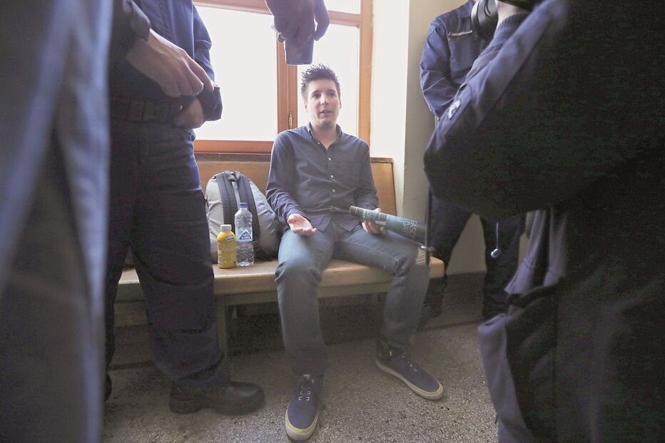 Rui Pinto foi preso na Hungria e extraditado para Portugal. Liberdade chega agora. Irá para casa protegida