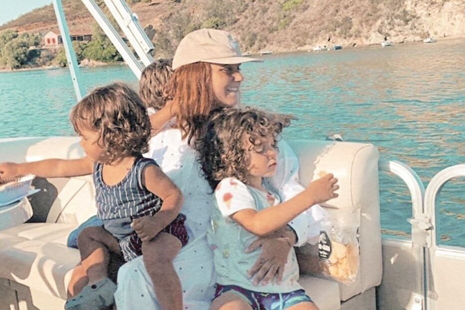 Febre trama férias de Carolina Deslandes