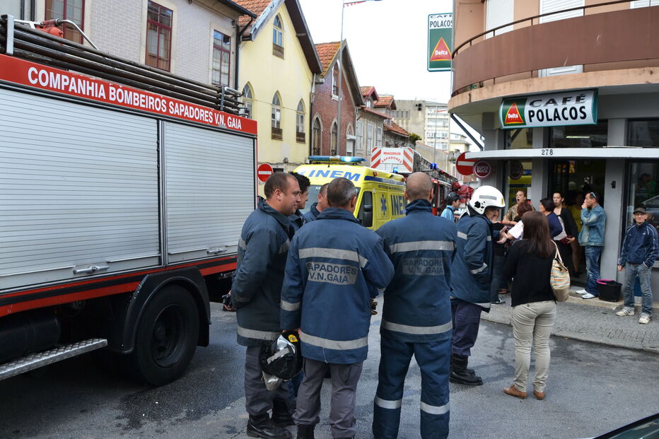 Choque violento fere quatro pessoas em Vila Nova de Gaia