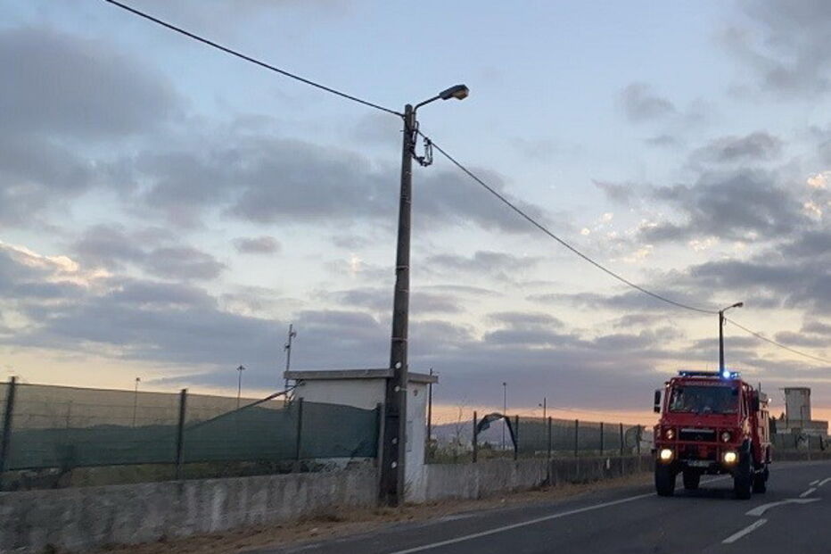 meios aéreos, incêndio, Sintra	