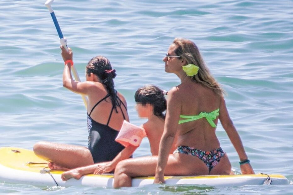 Fernanda Serrano encanta no Algarve com corpo de sonho aos 46 anos