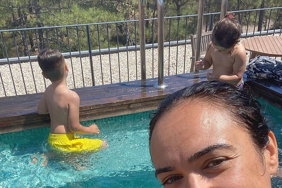  mulher do guarda-redes Rui Patrício,  Vera Ribeiro, com os filhos 