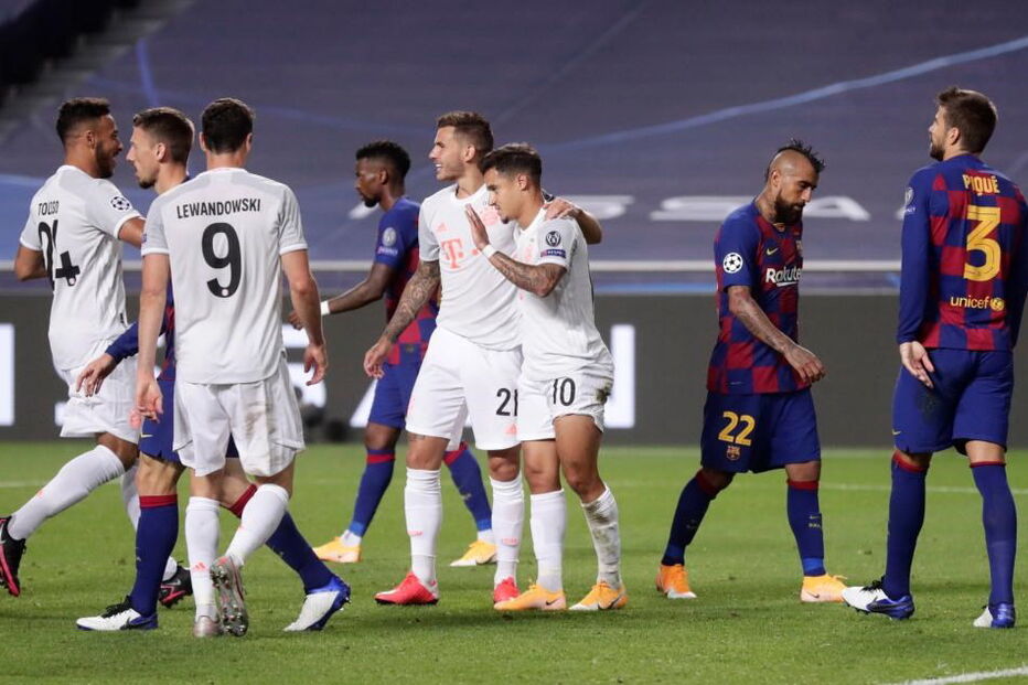 A celebração do Bayern e o desalento do Barcelona
