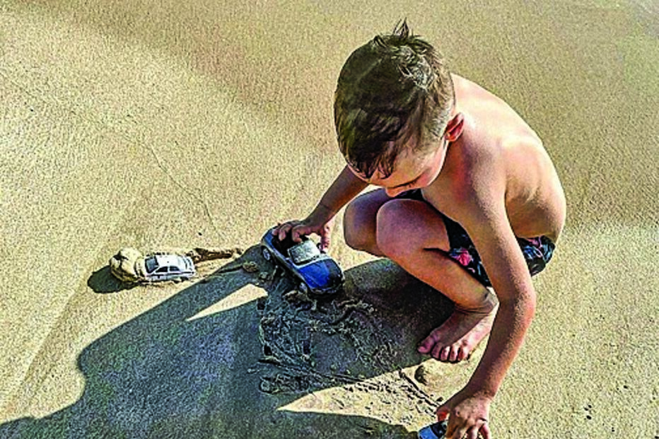 Rui Patrício está com os filhos, Eva e Pedro, e com a mulher, Vera Ribeiro, em Tróia