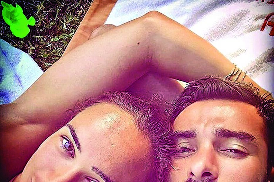 Rui Patrício está com os filhos, Eva e Pedro, e com a mulher, Vera Ribeiro, em Tróia