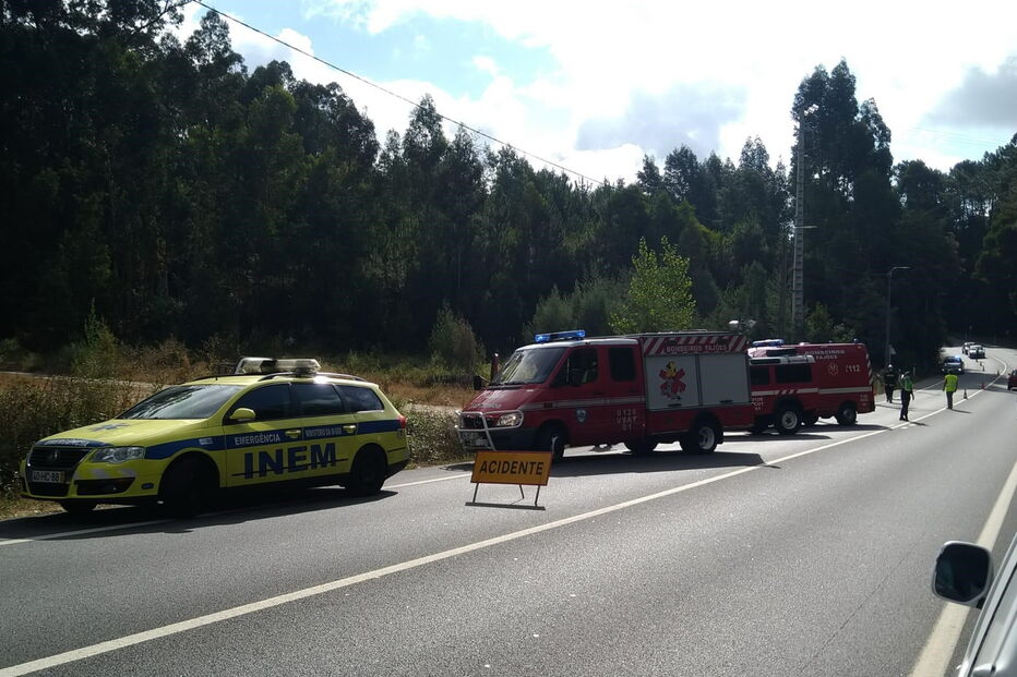 Bombeiros e equipa médica tentaram manobras de reanimação, mas já nada foi possível fazer para salvar a vítima