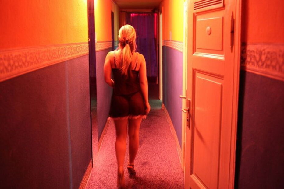 Pelo menos oito prostitutas infetadas com Coivid-19 em bordel espanhol