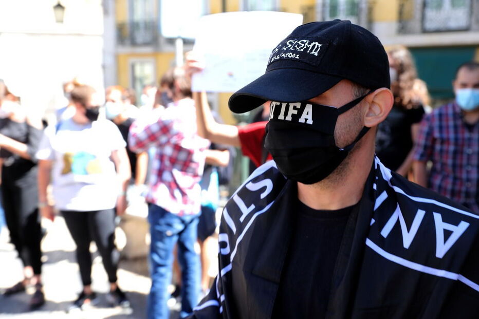 Centenas manifestam-se em Lisboa contra crescente à-vontade da extrema-direita