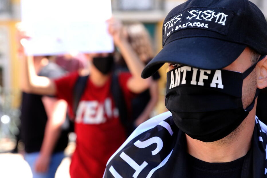 Centenas manifestam-se em Lisboa contra crescente à-vontade da extrema-direita