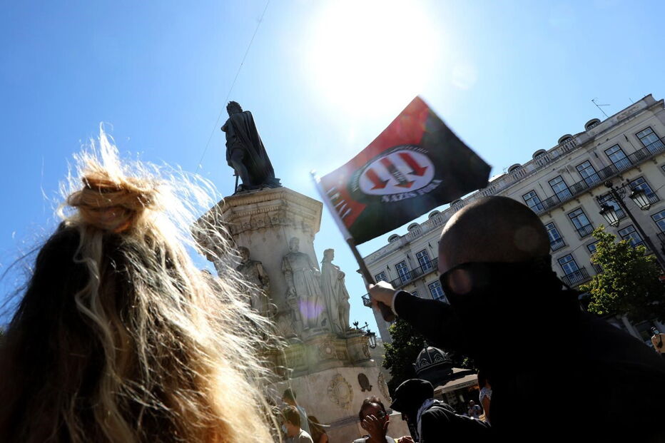 Centenas manifestam-se em Lisboa contra crescente à-vontade da extrema-direita