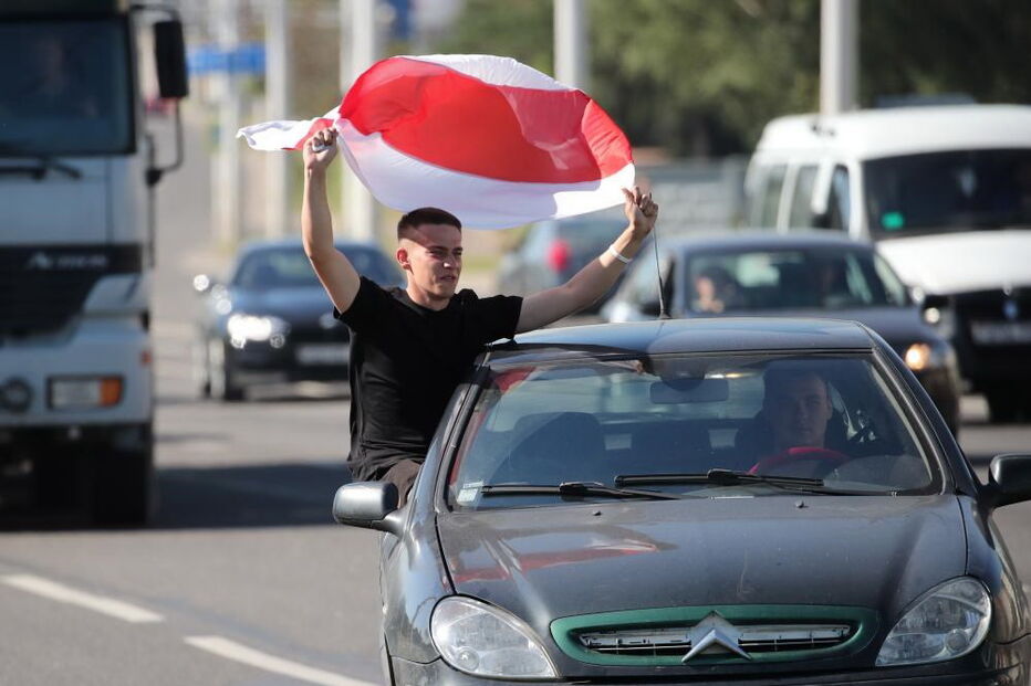 Manifestações contra presidenciais na Bielorrússia juntam centenas frente a fábricas e à TV pública