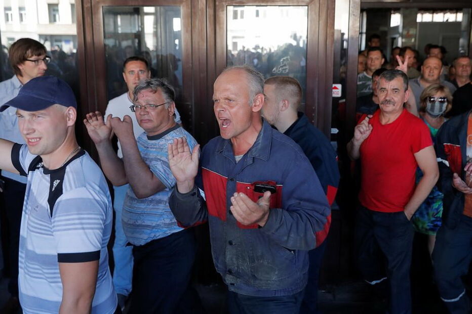 Manifestações contra presidenciais na Bielorrússia juntam centenas frente a fábricas e à TV pública