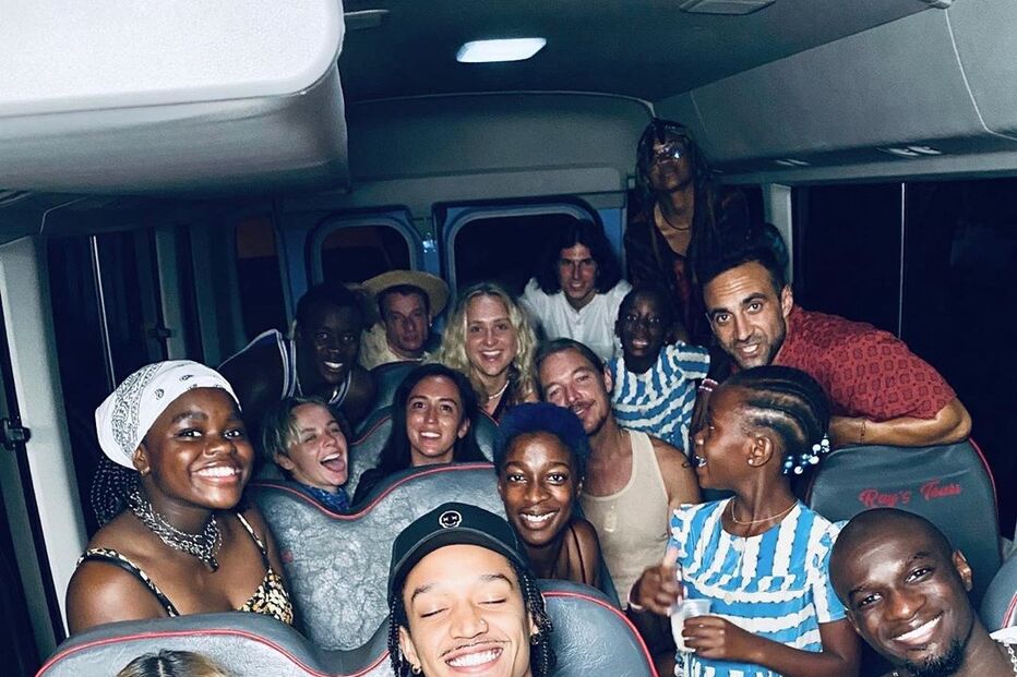 Madonna e os convidados da festa 