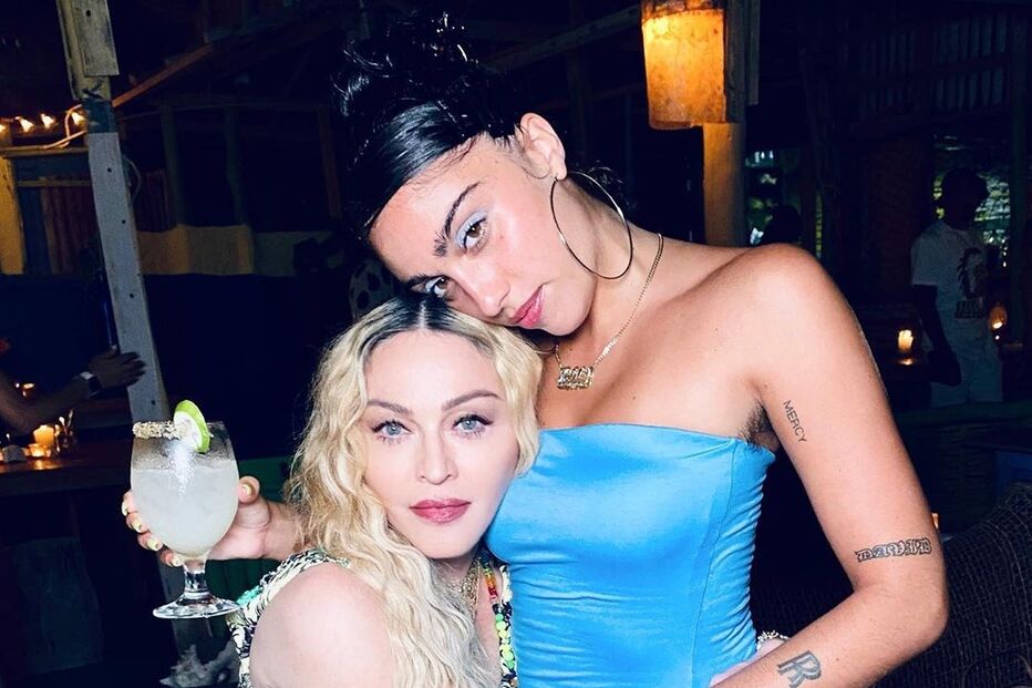 Madonna e a filha mais velha, Lourdes Maria