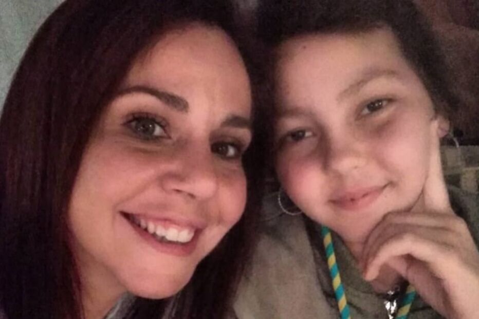 Sara Norte chora a morte da irmã.jpg