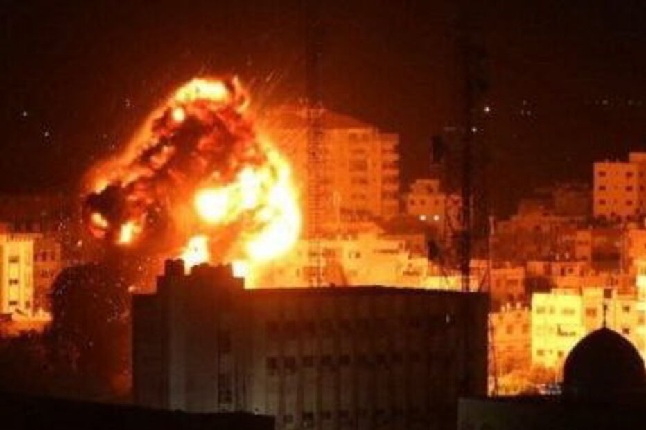 Israel bombardeia posições militares do Hamas em resposta a ataques a partir de Gaza