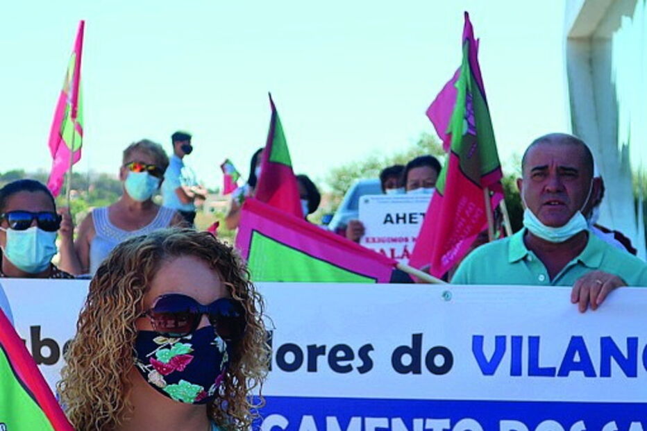 Trabalhadores da hotelaria fazem protesto para exigir melhores salários  