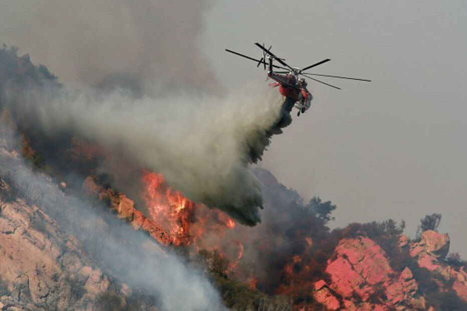 Piloto de helicóptero morre a combater incêndio