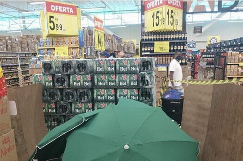 Manoel Moisés morreu no Carrefour e corpo foi tapado com caixas e guarda-chuvas