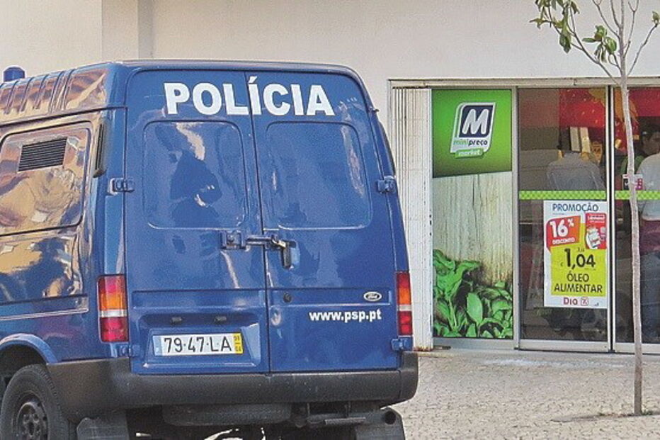 PSP foi ao local e investiga o assalto 