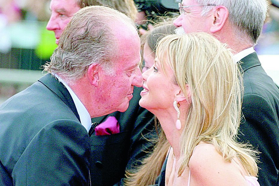 Corinna diz que Juan Carlos estava muito apaixonado por si e que lhe chegava a telefonar dez vezes por dia 