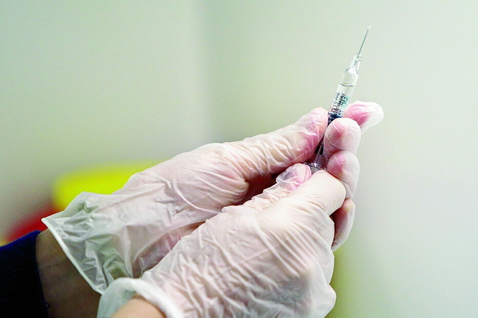 Farmacêuticas estão na última fase de testes à vacina contra a Covid-19. O preço poderá variar entre 3 e 120 euros