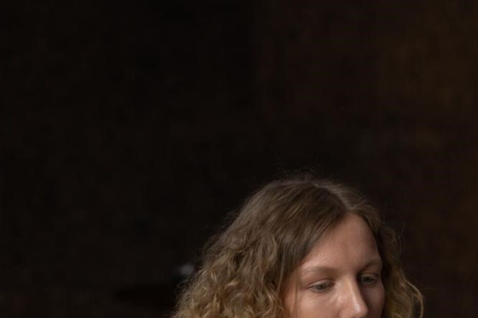 A flautista da Banda Musical do Pontido, Rita Costa, em Vila Pouca de Aguiar, Vila Real, 21 de agosto de 2020