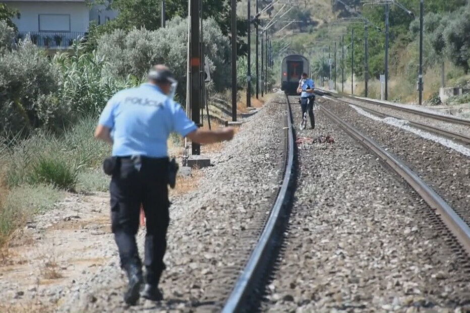 2020-08-23_12_18_01 Homem morre colhido por comboio em Vila Franca de Xira.jpg