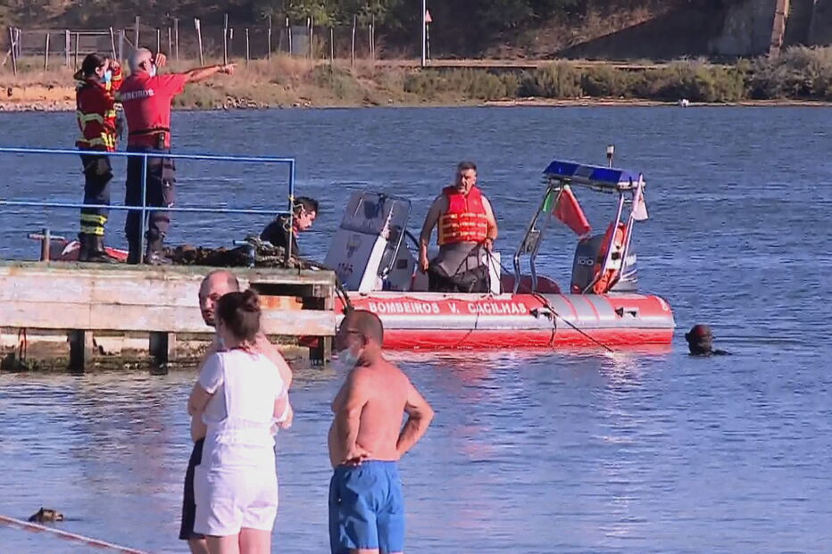 autoridades, desaparecido, buscas, seixal, ponta dos corvos