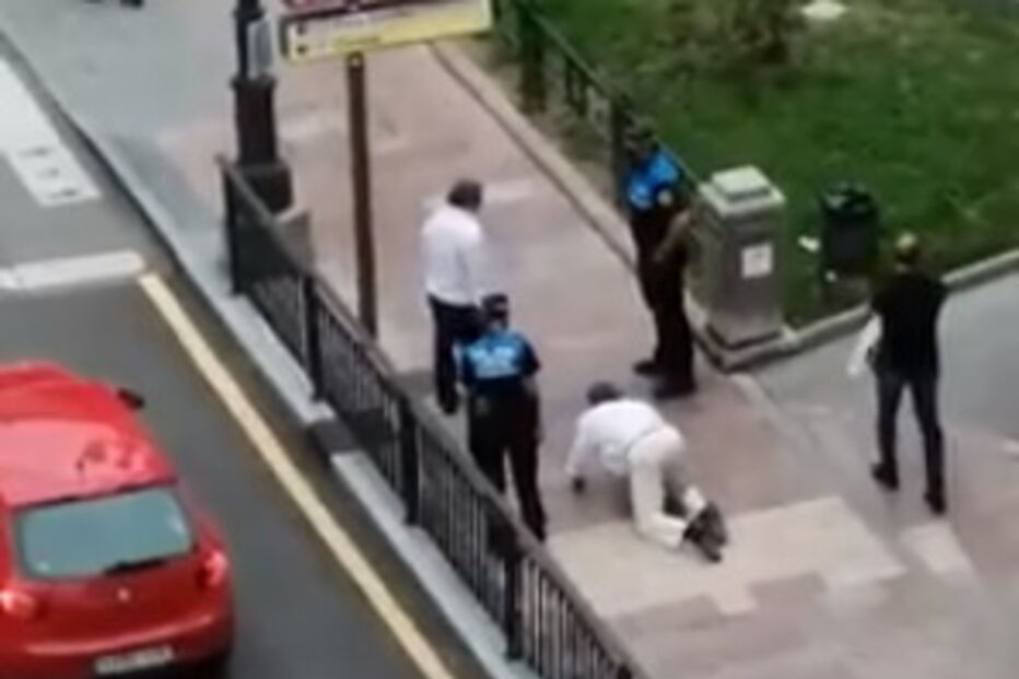 2020-08-24_16_14_08 imita cão para não usar máscara.PNG