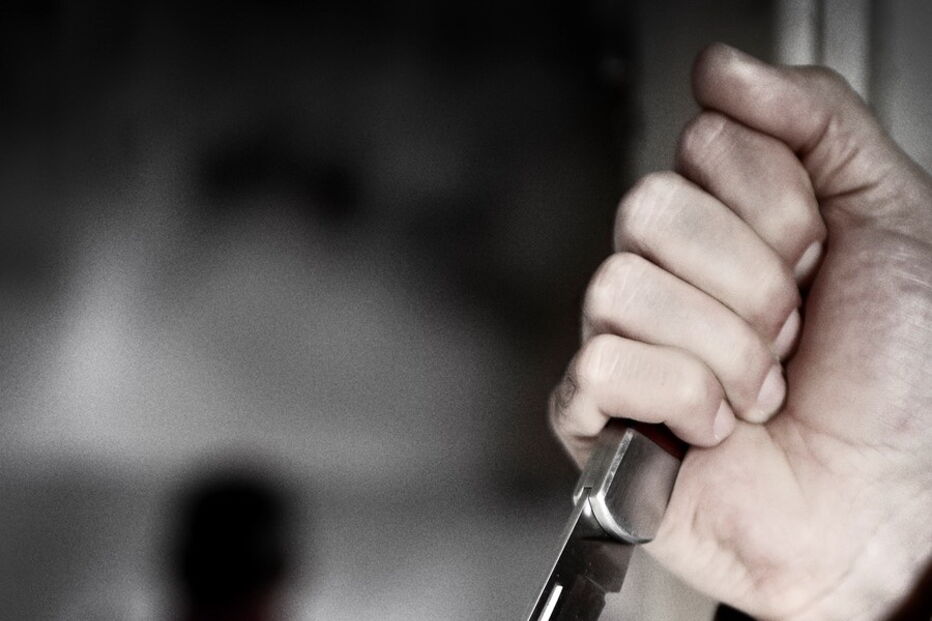 Vítima sofreu golpes de navalha