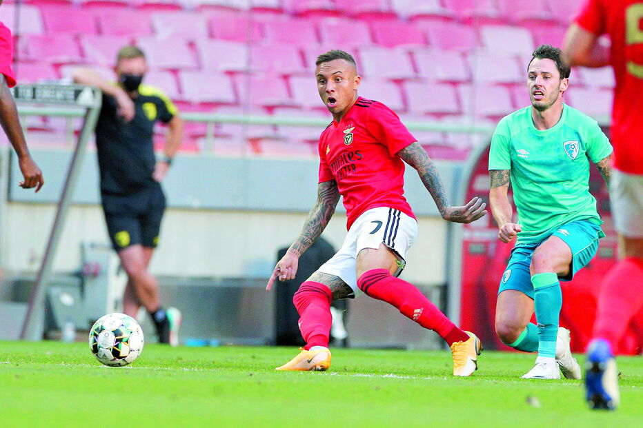 Everton estreou-se no Estádio da Luz e logo a marcar